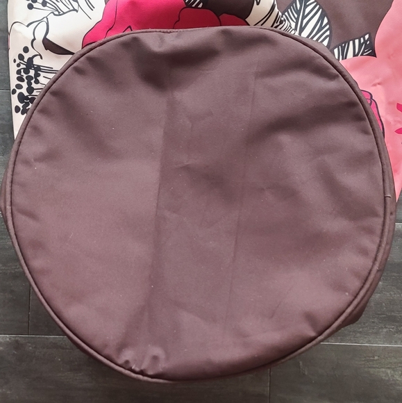 Vera Bradley Large Laundry Bag with Drawstring Top Very Sturdy Great Condition - Picture 8 of 9